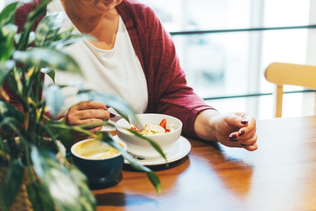 Cena leggera per anziani per favorire la digestione