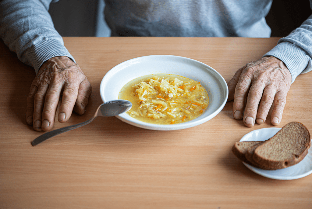 Disfagia alimentazione: come aiutare il nostro caro